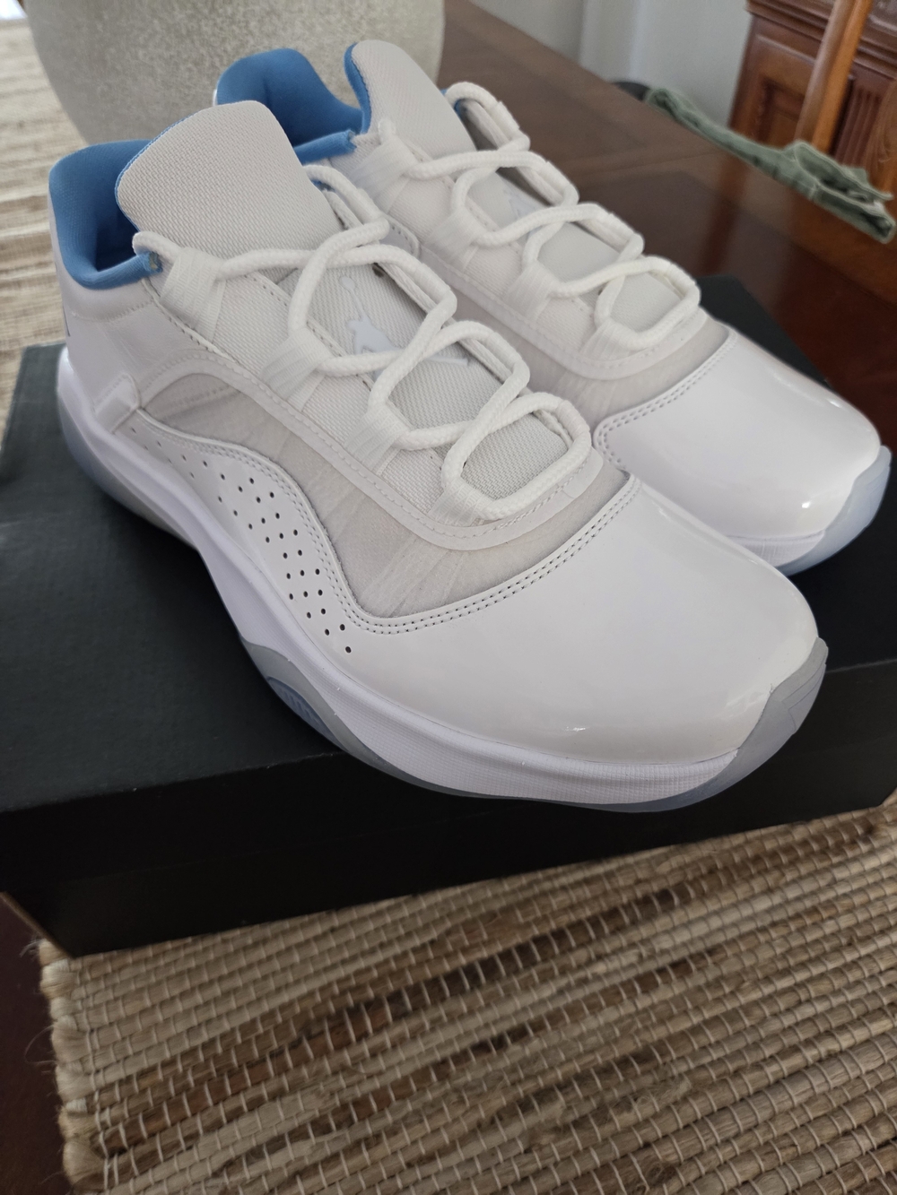 AIR JORDAN 11 Comfort Low White and Blue Low-Top Sneakers